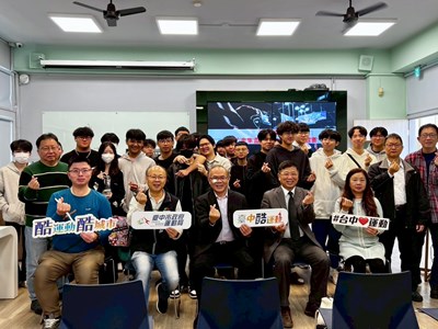 「2026臺中市金隼盃」盛大開幕，產官學嘉賓與參賽選手合影展現電競活力