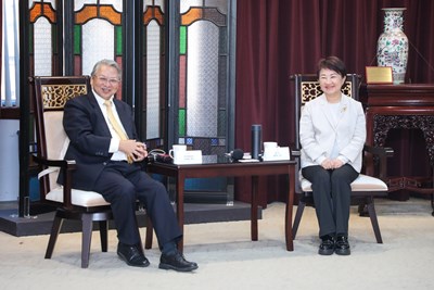 盧市長與令狐榮達會長_0