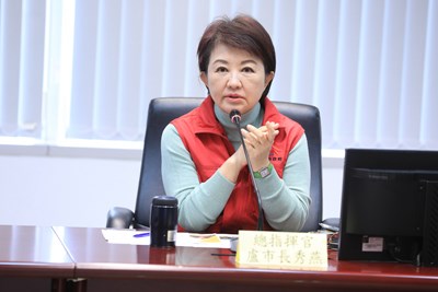 盧市長將攜手市府團隊持續以嚴謹態度守好防疫與食安防線，確保市民健康與民生供應穩定無虞