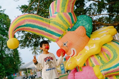 與你頭碰頭幾米意象裝置_0