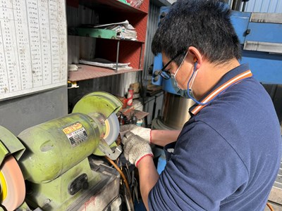 運用僱用獎助並搭配職務再設計補助，提供阿祥就業媒合及就業後的職場支持