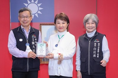 01-臺中市橋梁維護再締「金路獎」六都第一佳績！建設局於市政會議獻獎共享榮耀