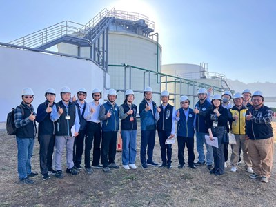 環境部彭啓明部長偕環境管理署及資源循環署長官至外埔綠能生態園區視察合照