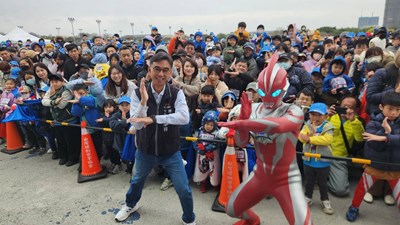 超人力霸王受到眾多親子跑者歡迎