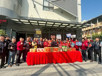 局長孫福佑前往豐南分隊進行春節慰問