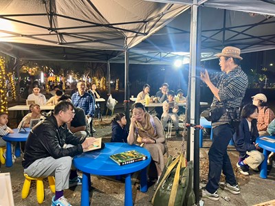 鄭一帆老師帶領大家認識植物並製作專屬的動物相框