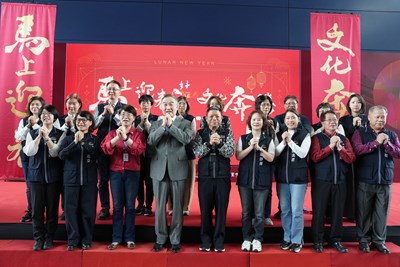 黃副市長帶領文化局同仁新年祝福