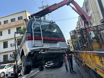 廢汽車拖吊作業