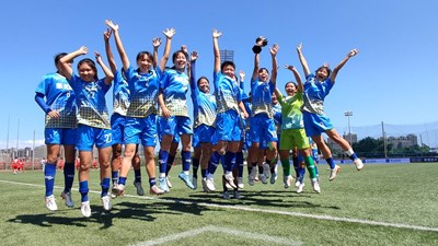 惠文女足開心一躍 勇奪季軍
