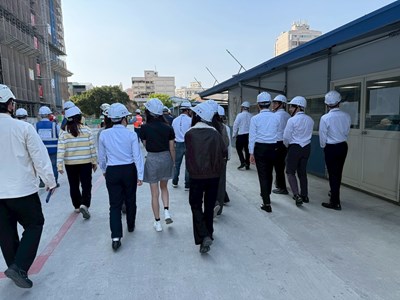司法官學員分享曾隨同中市府勞工局深入工地現場，實地了解職業安全的重要性