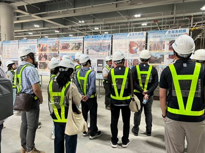 市府交通局及工程單位向彰化縣政府介紹大台中轉運中心興建工程狀況