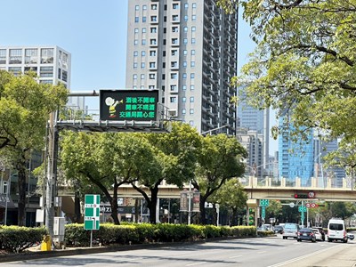 今年清明連假4月3日至6日，中視呼籲民眾提前規劃行程避開壅塞路段以縮短行程時間