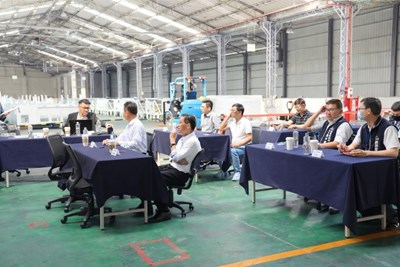 局長張峯源率隊進行訪廠