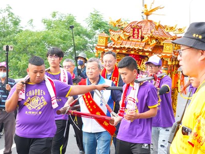 烏日玉闕朝仁宮徒步會香草屯敦和宮，鄭副市長送駕祈求國泰民安