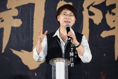 文化局長陳佳君表示辦理迎媽祖HOT陣頭，將廟口陣頭提升藝術價值登上舞臺