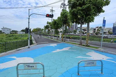 旱溪水岸阿勃樂道入口地坪彩繪
