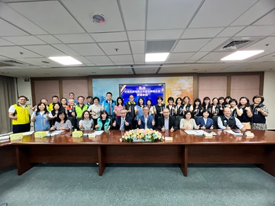 公私協力共同打詐 全國地政士公會理事長齊聚中市地稅局