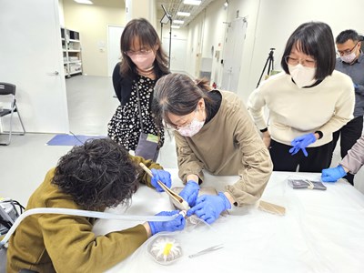 文物乾式清潔操作