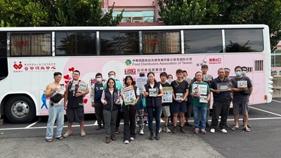 中西東南區清潔隊部捐血活動宣導資源回收理念