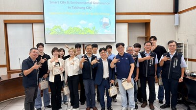 國立中央大學與韓國建國大學交流合影