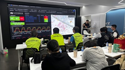 中市分享市政公園地下停車場智慧停車管理，與台南市府交流精進交通服務品質