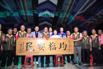 台中均安宮百年香火延續地方信仰 盧市長贈匾「均福安民」祈佑地方平安