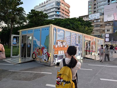 「PEANUTS－台中市交通宣導＆快閃店」於草悟道展出至10月4日，歡迎民眾前往