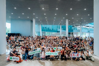 國泰雲門隨行吧-與雲門共舞-臺中場於綠美圖登場-吸引超過1-000位觀眾參與