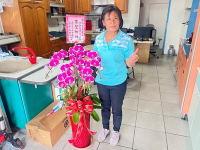 超過四成里別同額競選！台中255位里長候選人「眾望所歸」，中市府贈花禮肯定基層付出