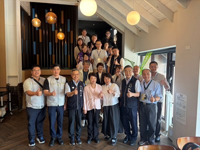 兩市長同框交流！嘉義市長黃敏惠率團訪中市取經　盧市長分享綠美圖、中央公園建設_0