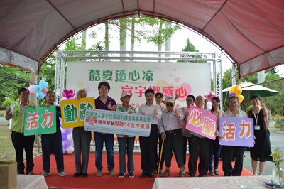 富宇愛心捐贈26台冷氣 仁愛之家長輩開心不怕熱