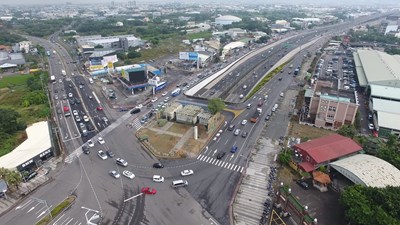 中市府紓解大雅交流道交通壅塞多管齊下 下班尖峰時間停等車潮變短