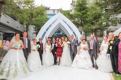 中市府辦婚禮讓阿公阿嬤圓夢 市長夫人證婚分享婚姻之道