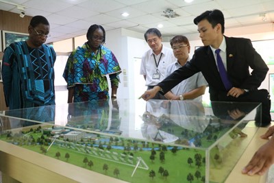 布吉納法索官員參訪福田水資中心 邀請台中技術指導