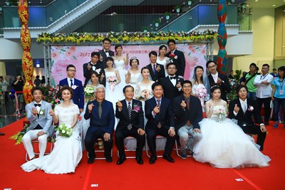 117對新人甜蜜結婚 中市府邀白金婚伉儷分享婚姻之道