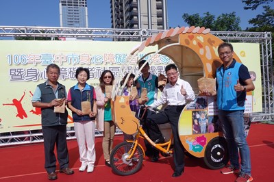 身障雙老家庭成果展 社會局長感謝志工一路陪伴