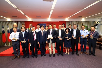 林市長頒發市府「廉能透明獎」 期許掌握數位匯流建立透明、效率的廉能政府