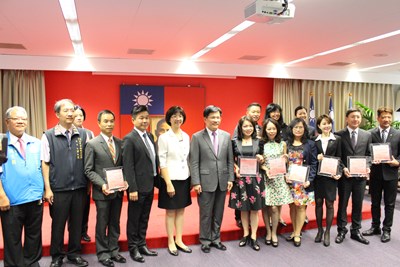 台中市優良不動產從業人員  林市長表揚肯定