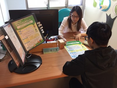 全國首創地方結合中央長照政策 中市青年穩定就業獎勵金鬆綁