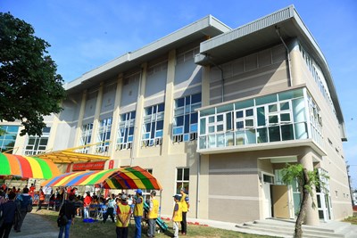 清水大秀國小體育館延宕多年 林市長提改建計畫完工啟用