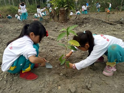 推動食農教育   農業局辦農夫體驗活動