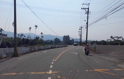 中市府完成孔蓋下地等先期作業 潭子區潭興路一、二段11/28啟動路平