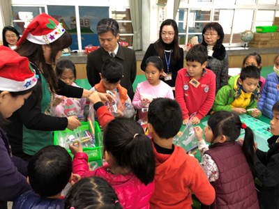 中市「數學夢想家」工作坊 首創教師假日研習安親照顧服務