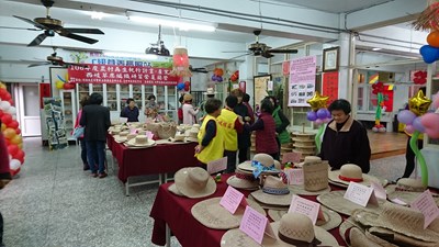 傳承草蓆編織傳統技藝 大甲西岐社區辦研習營