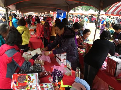 西屯區公所慈善園遊會登場 收入將捐社福單位