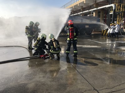 強化油庫廠火災應變 中市公私聯合消防演練