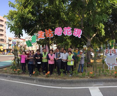 打造花園城市    興大園道佈置台中花卉藝術造景