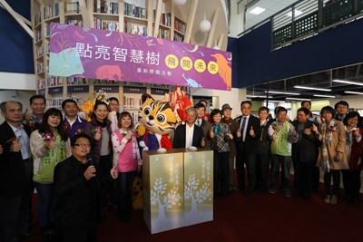 中市圖總館空間改造完成重新啟用  數位創新體驗讓閱讀更方便