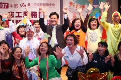 推廣藝術不遺餘力  林市長頒獎表揚文化志工