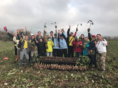 首屆中年加農畢業    發表學習成果